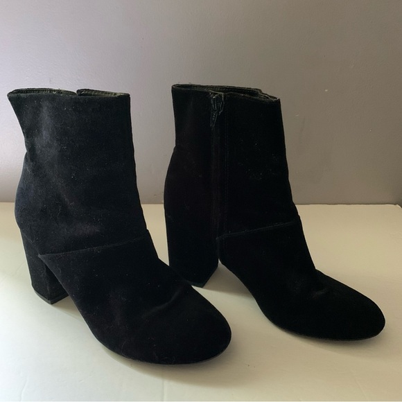 Americans Eagle Outfitters Black Velvet Ankle Booties Ladies Size 8 - Picture 6 of 8